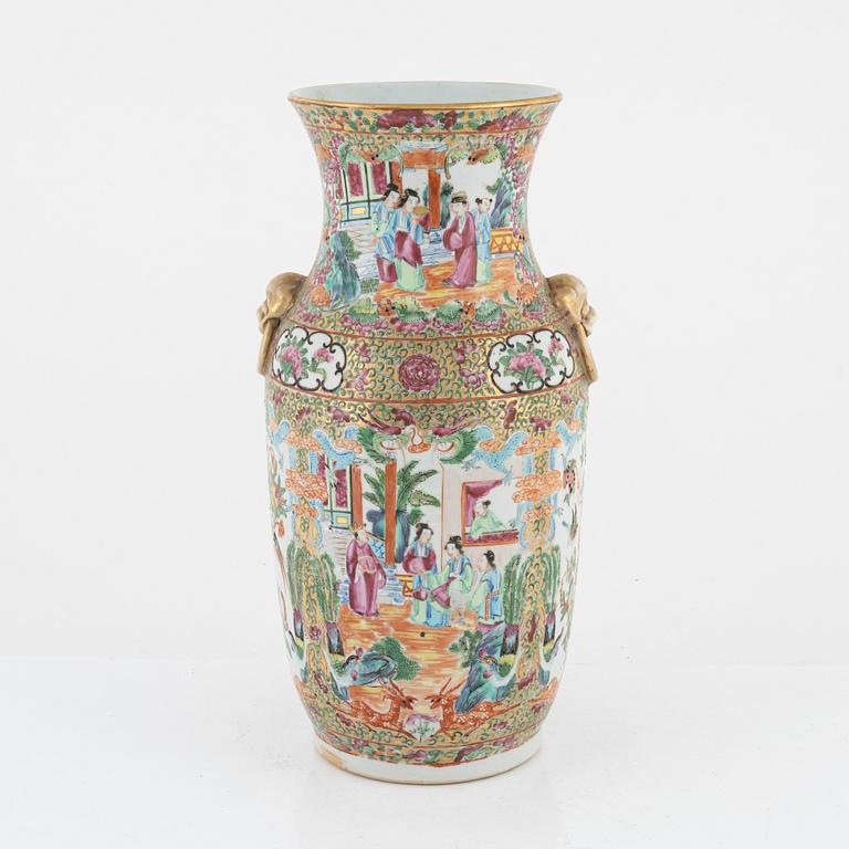 A Chinese Canton vase, 19th Century.