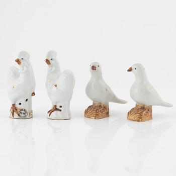 Two pairs of porcelain figurines, China, 20th cetnury.