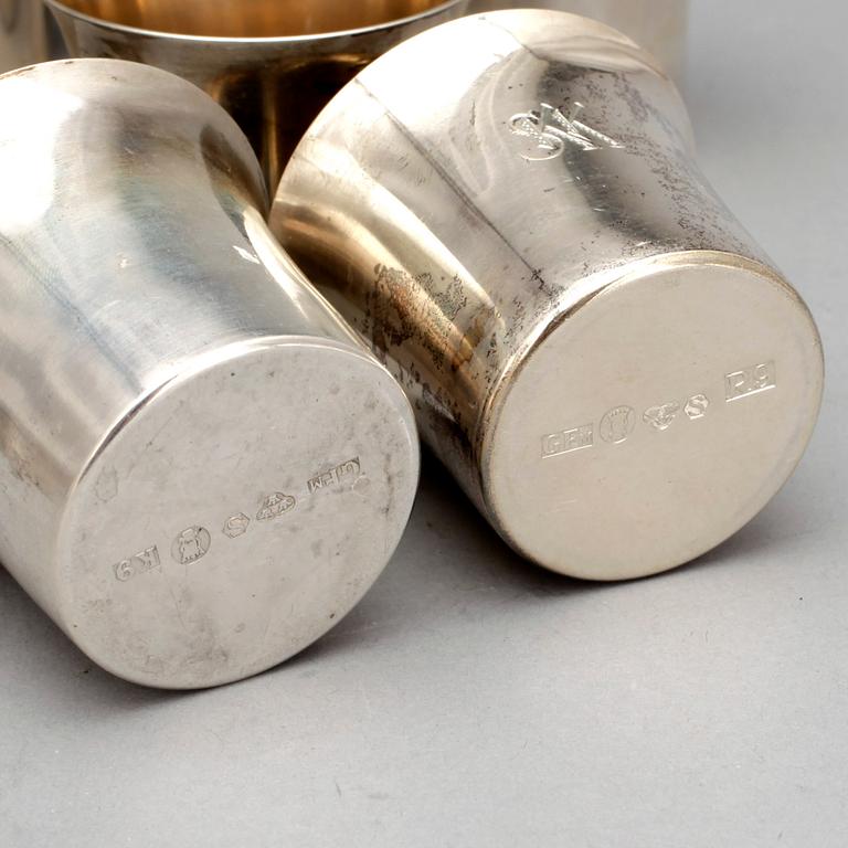 BÄGARE, 13 st, silver, bl.a G Fahlström Stockholm 1959, total vikt ca 513 gram.