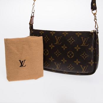 VÄSKA, "Pochette Accessoires", Louis Vuitton.