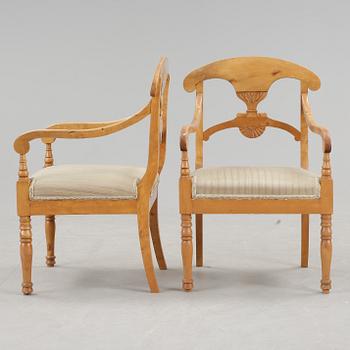 KARMSTOLAR, ett par, Karl-Johan, 1800-talets första hälft.