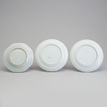 THREE  CHINESE PORCELAIN PLATES (2+1), ca 1800.