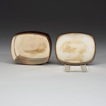 ASK med LOCK, järn samt invändigt förilvrad. Japan 1800-tal.