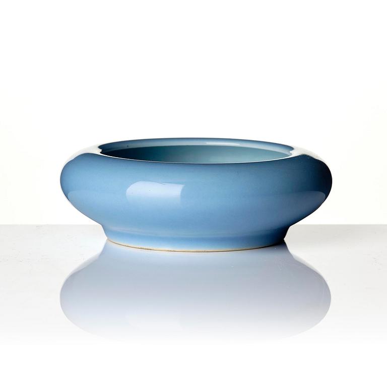 A claire de lune and a underglaze red brush washer, late Qing dynasty with Guangxu mark and early 20th century.