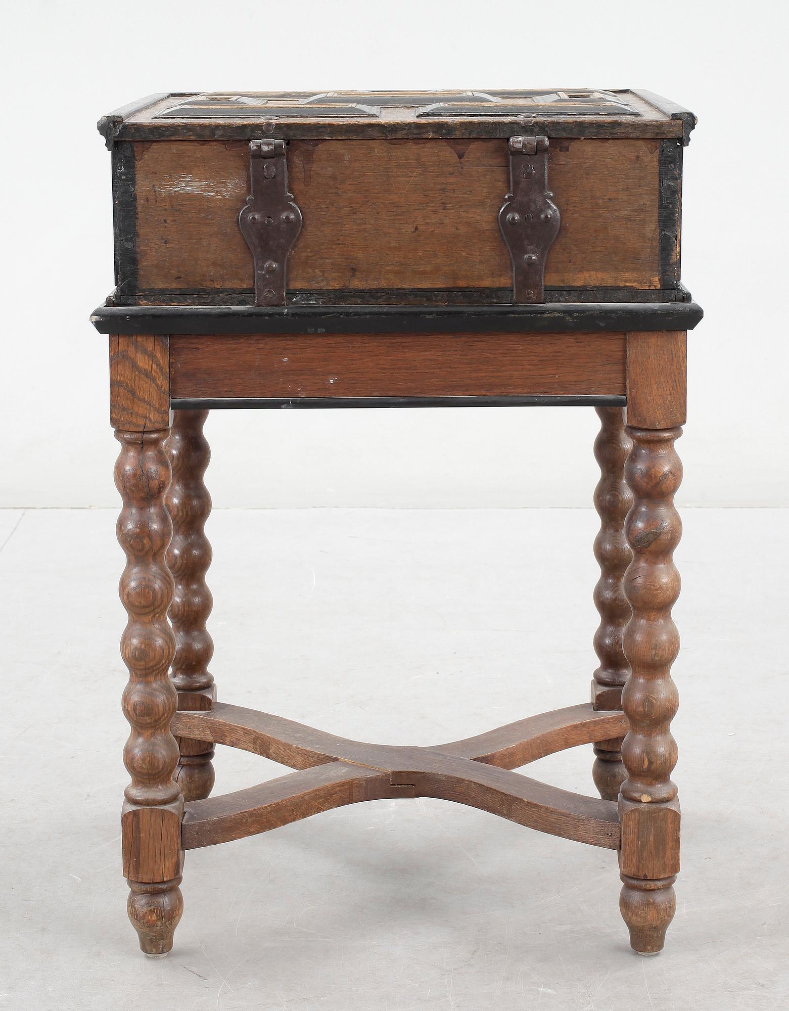 SKRIN på BENSTÄLLNING, barock, 1700-tal.