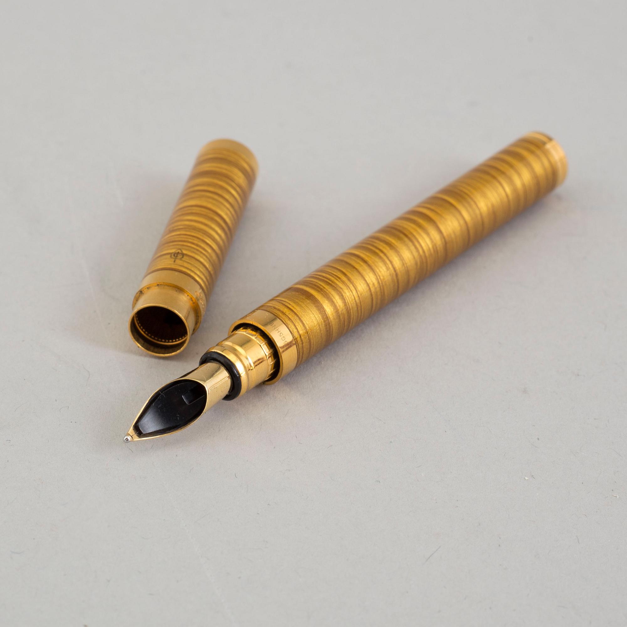 ST DUPONT, a gilt and Chinese lacquer 'Lady' fountain pen, France, 1999.