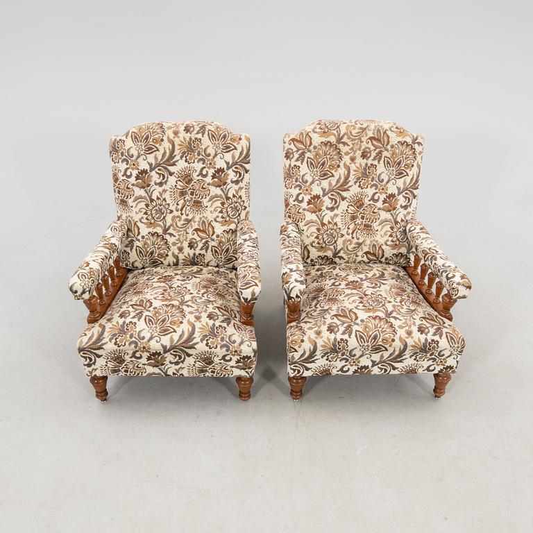 Fåtöljer ett par omkring 1900.