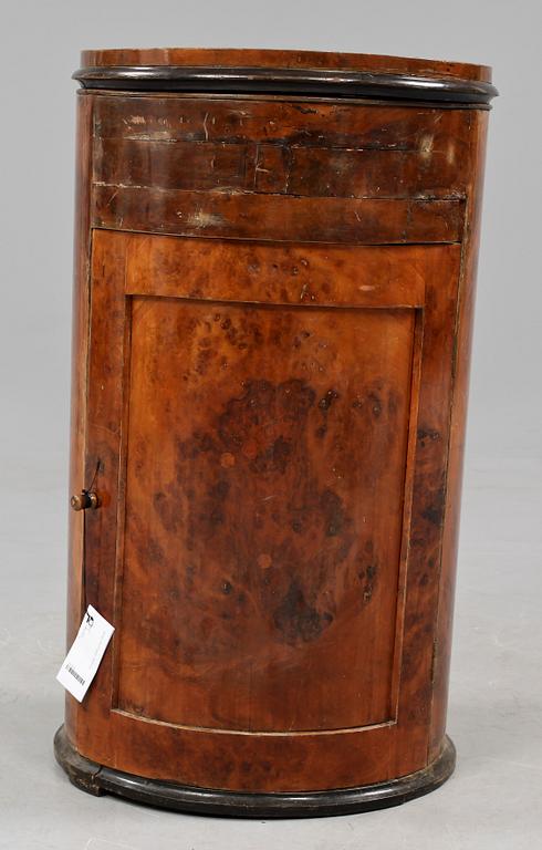 KOLONNSKÅP, 1800-tal.