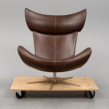 HENRIK PEDERSEN, A leather covered 'Imola' swivel lounge chair from Bo Concept.