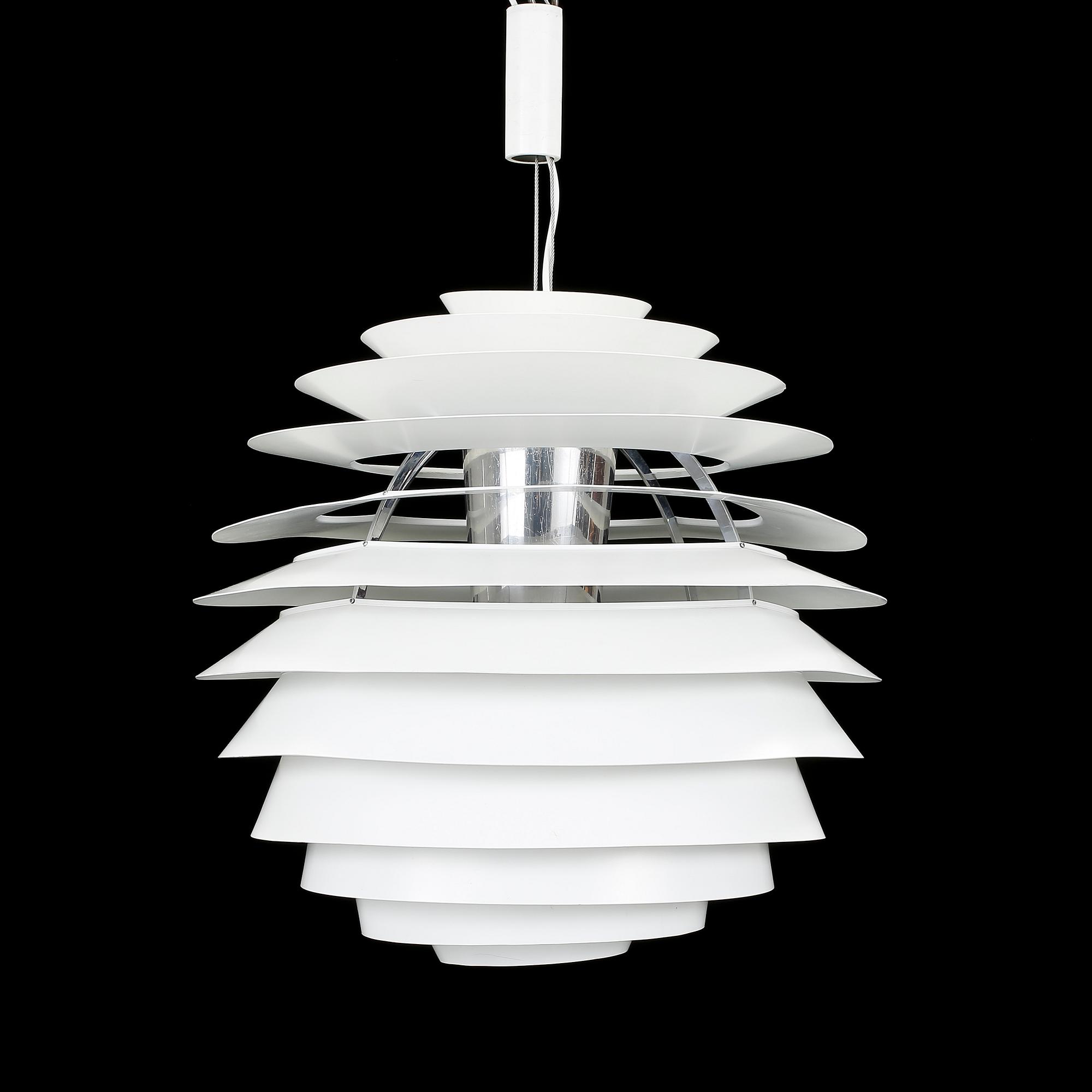 TAKLAMPA "PH Globe/ Louvre /Kuglen". Poul Henningsen för Louis Poulsen, Danmark. Modellen formgiven 1958. Höjd ca 60 cm.