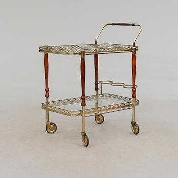 SERVERINGSVAGN, 1900-talets andra hälft.