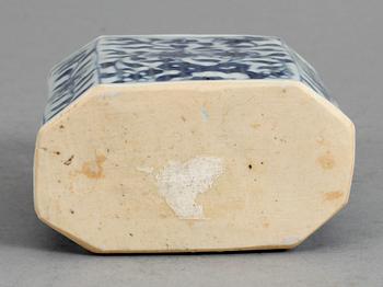 TEDOSA, porslin, Qing dynastin Kangxi (1662-1722).