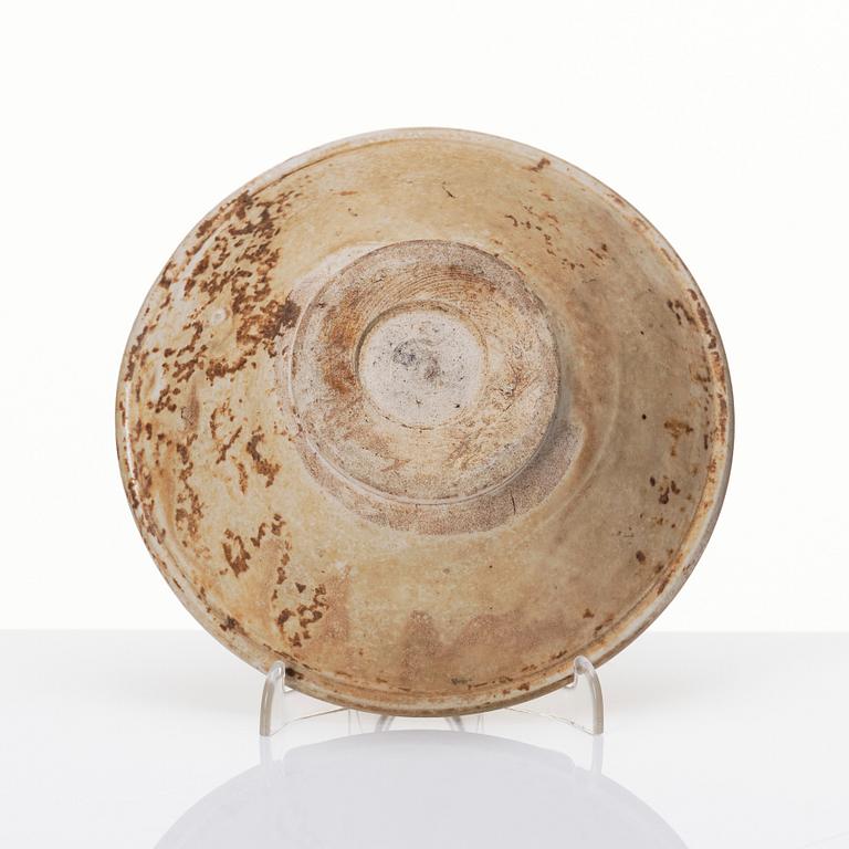 A ceramic bowl, Song dynasty (960-1279).