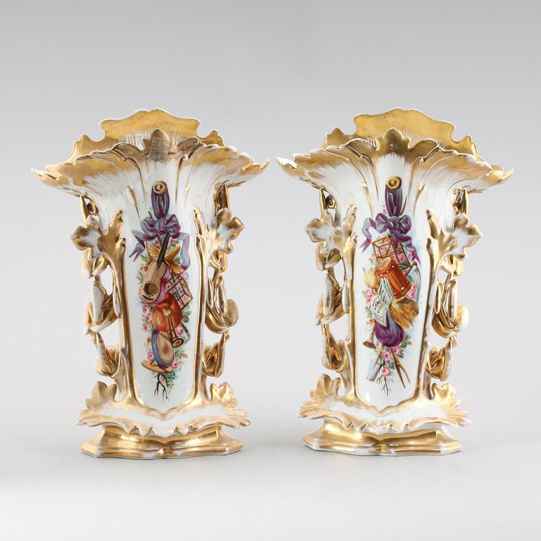 VASER, 1 par, porslin, 1800-talets mitt.