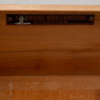 A chest of drawers, Swedish Modern, AB Svenska Möbelfabriken, Bodafors, 1940s.