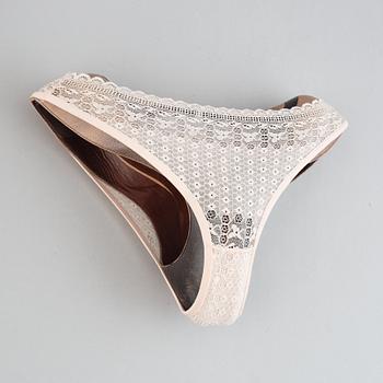 Martin Soto Climent, women's shoes and panties. Executed in 2014.