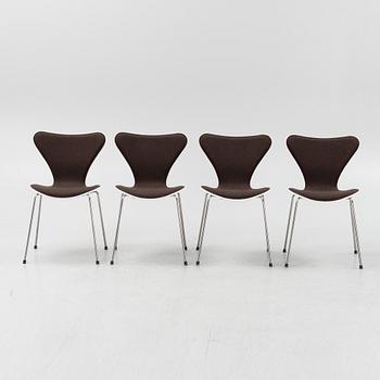Arne Jacobsen, stolar 4 st, "Sjuan", Fritz Hansen, 2013.