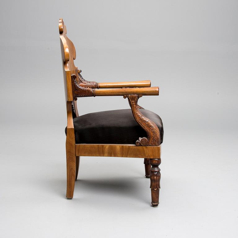 KARMSTOL, empire, Ryssland, Nikolai I 1820-30, mahogny och mahognyfanerad.