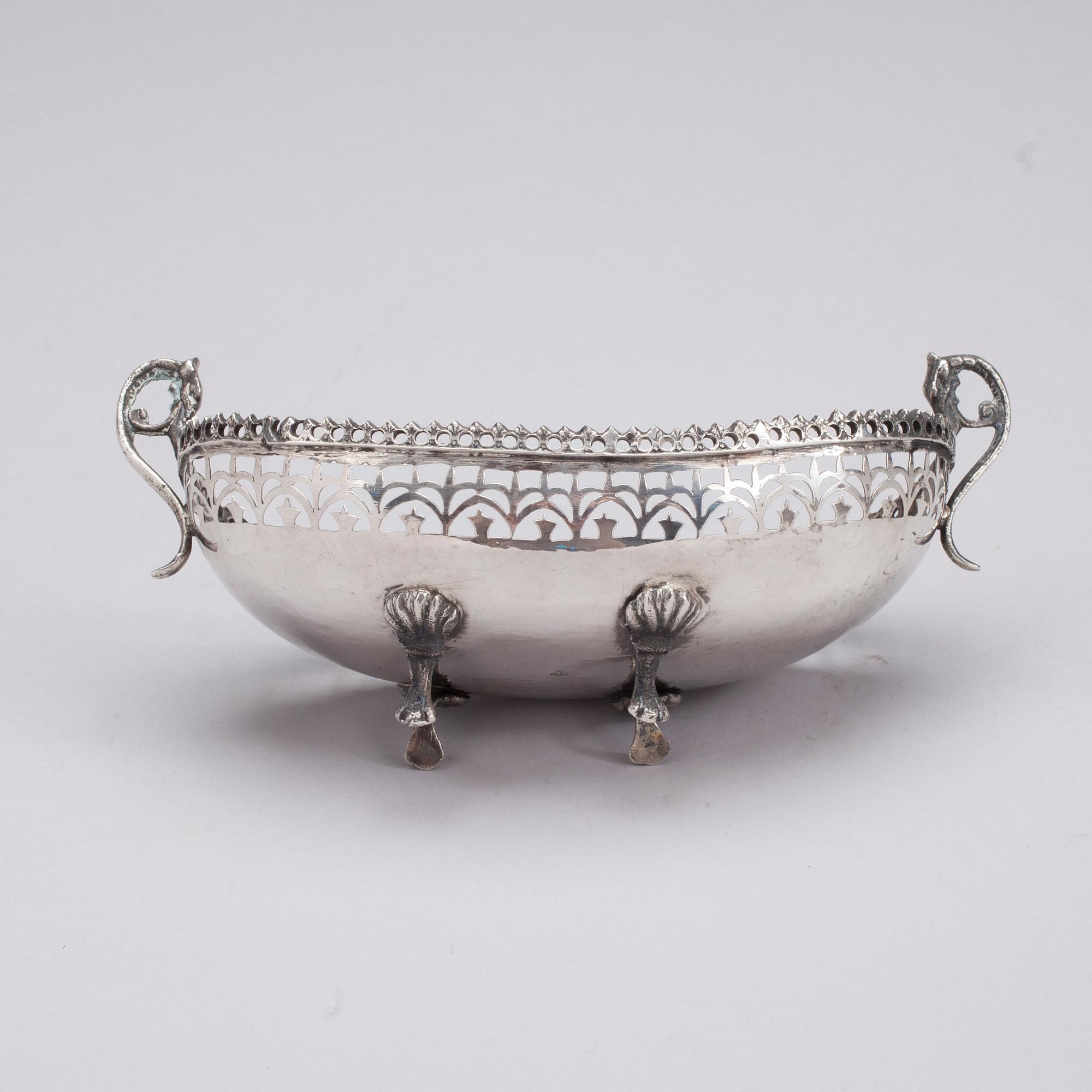 BONBONJÄR, silver, 1900-tal. Vikt 185,6 g.