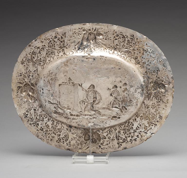 A Swedish early 18th century silver dish, mark of Christian Henning, Stockholm 1706.