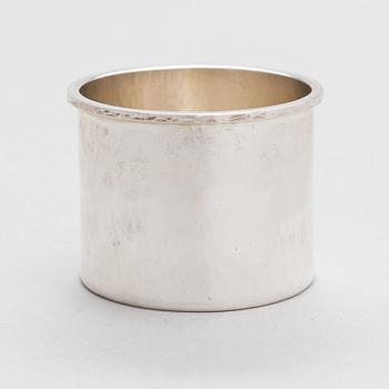 Pekka Piekäinen, Burk, sterlingsilver. Platinoro, Åbo.