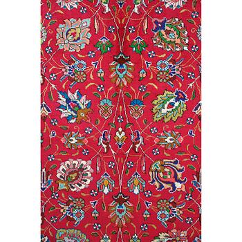 A carpet, Tabriz, ca 305 x 290 cm.