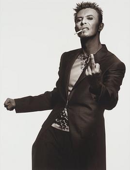 Albert Watson, "David Bowie, The Finger, New York City, 1996".