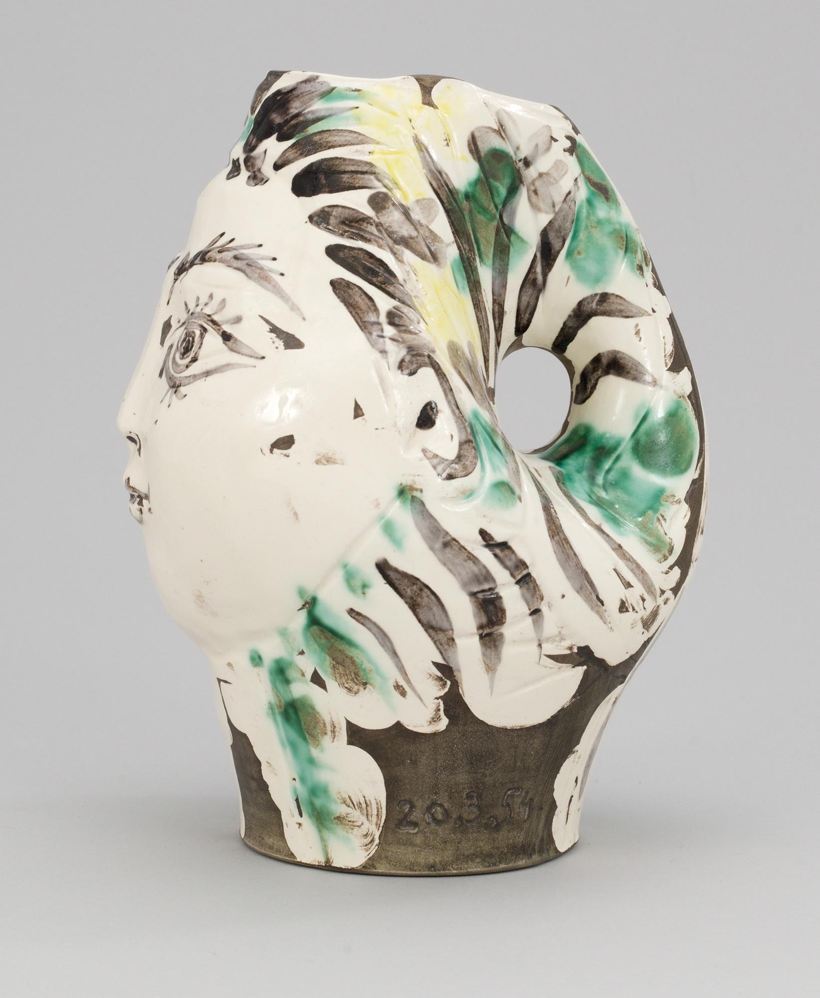 PABLO PICASSO, kanna, "Tête de femme couronnée de fleurs", Madoura, Vallauris, Frankrike 1954.