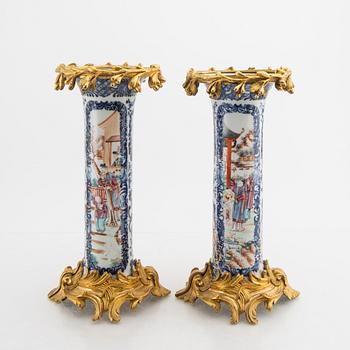 Vaser 1 par, Kina 1800-tal med bronsmontering.