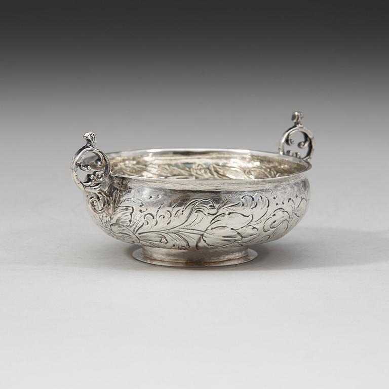 A Swedish 17th century silver brandy-bowl, unmarked.