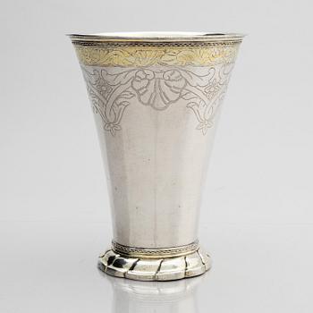 Petter Lund, bägare, delvis förgyllt silver, Stockholm 1755. Rokoko.