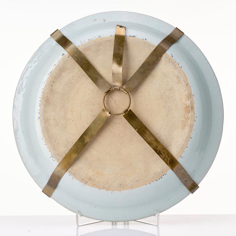 A large famille rose serving dish, Qing dynasty, Qianlong (1736-95).