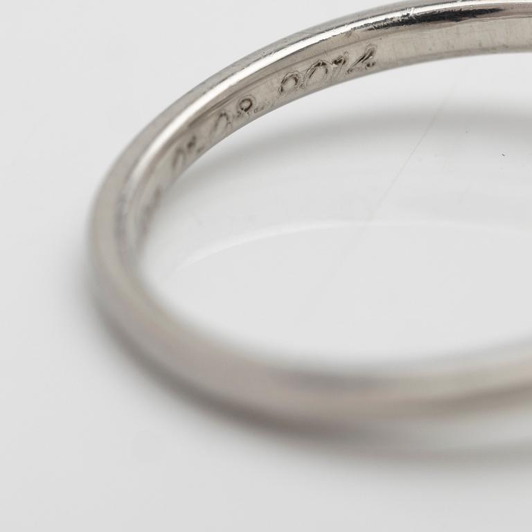 Solitaire ring in 950 platinum with a round brilliant-cut diamond, GIA certified, Van Bruun.
