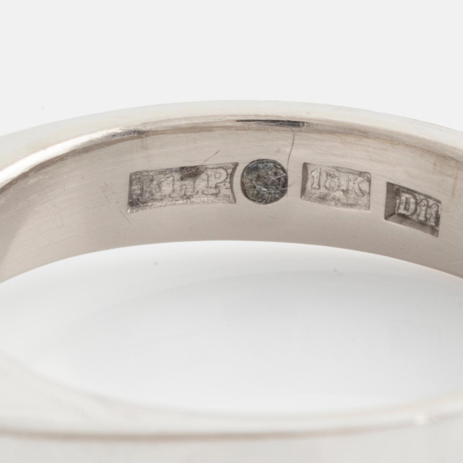 Ring solitär med briljantslipad diamant.