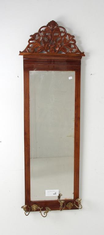 SPEGEL MED LJUSHÅLLARE, nyrokoko, 1800-talets slut.