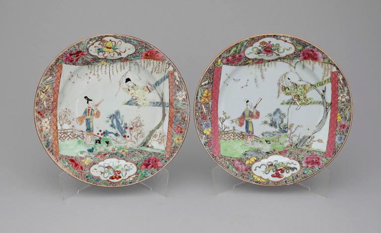 TALLRIKAR, ett par, porslin, Qianlong (1736-95), Kina.