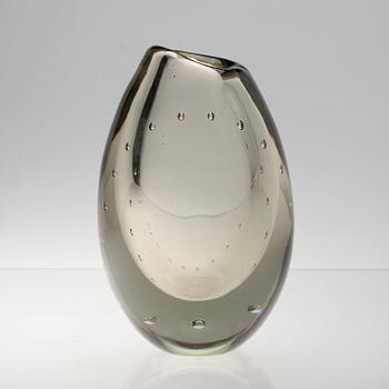 Gunnel Nyman, A VASE.