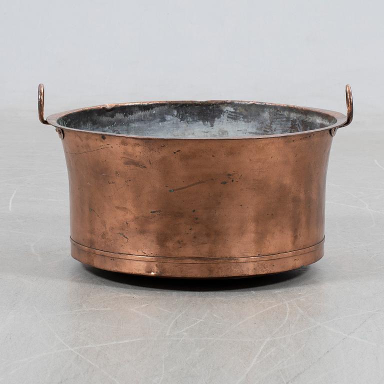 Copper pot, turn of the 20th century.