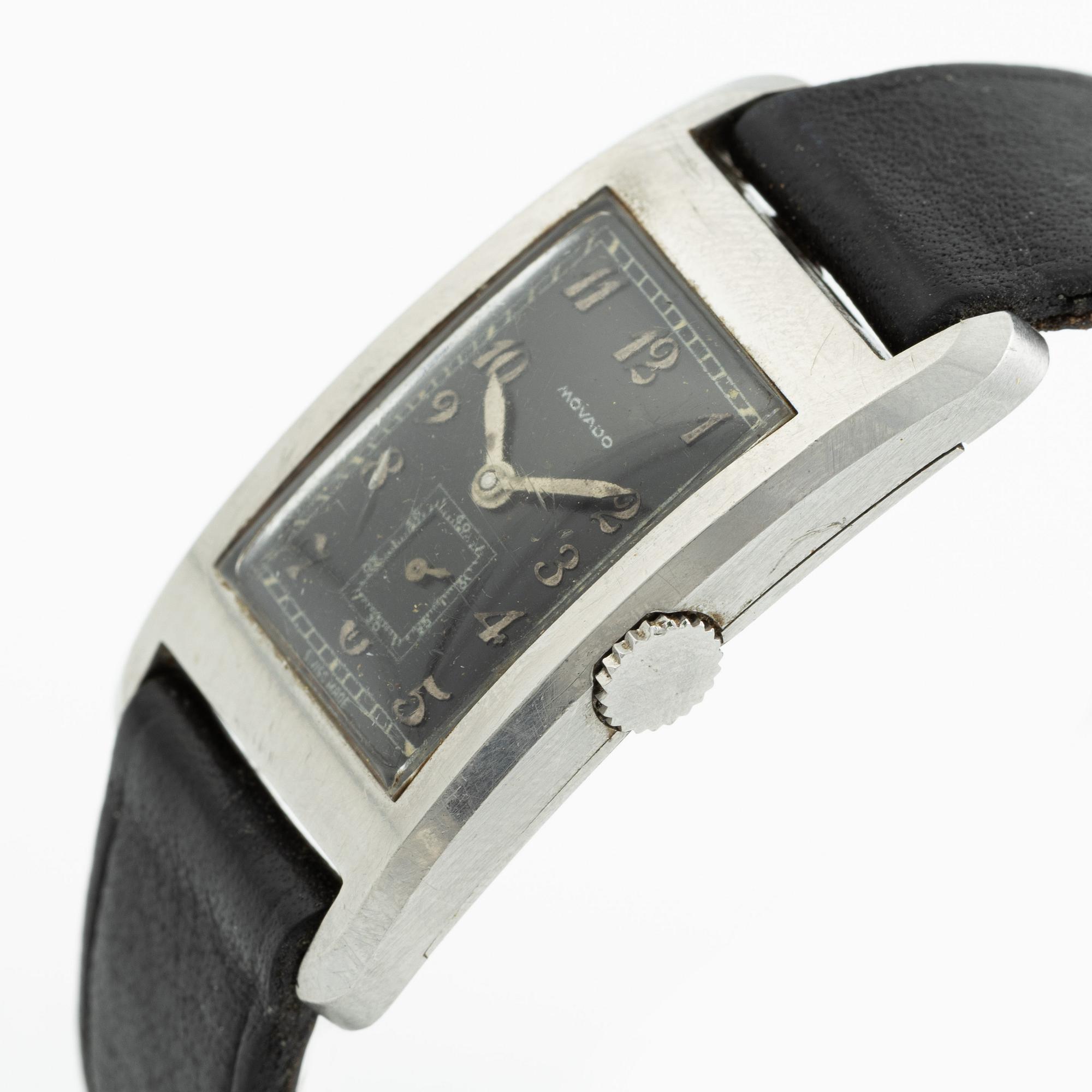 Movado, Curviplan, wristwatch, 23 x 32 (42.5) mm.