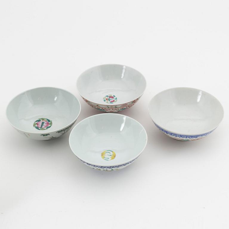 A group of twelve Chinese porcelain bowls, 20th Century.