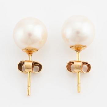 Earrings, a pair, 18K gold and cultured pearls.