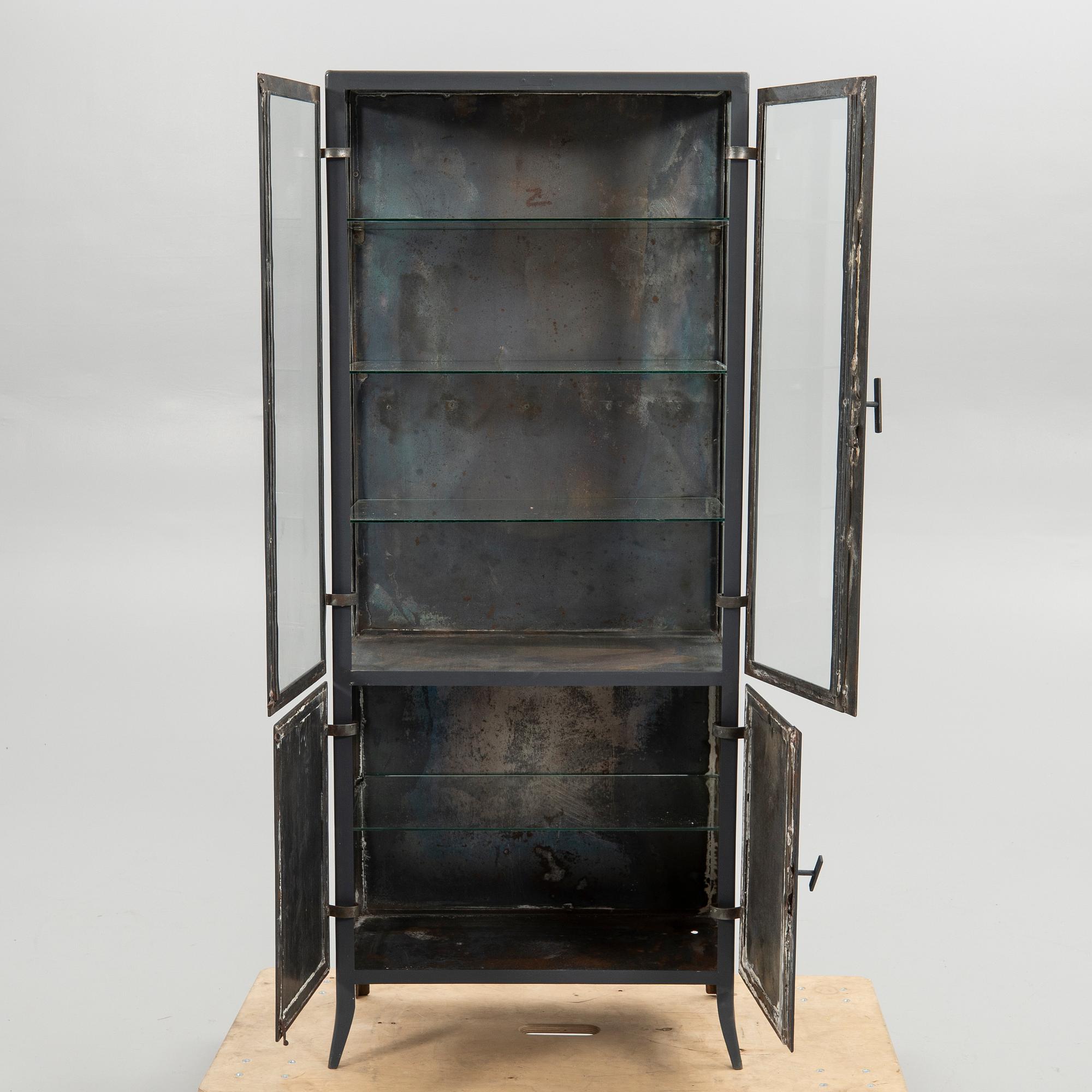 Display cabinet, first half of the 20th century.