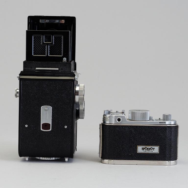 A Yashica-A and a Robot Star camera, mid 20th century.