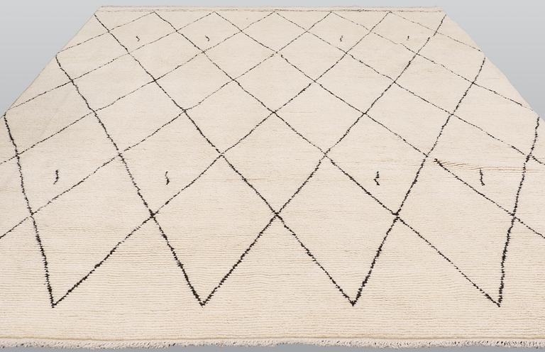 Matta, Marocko, ca 365 x 275 cm.