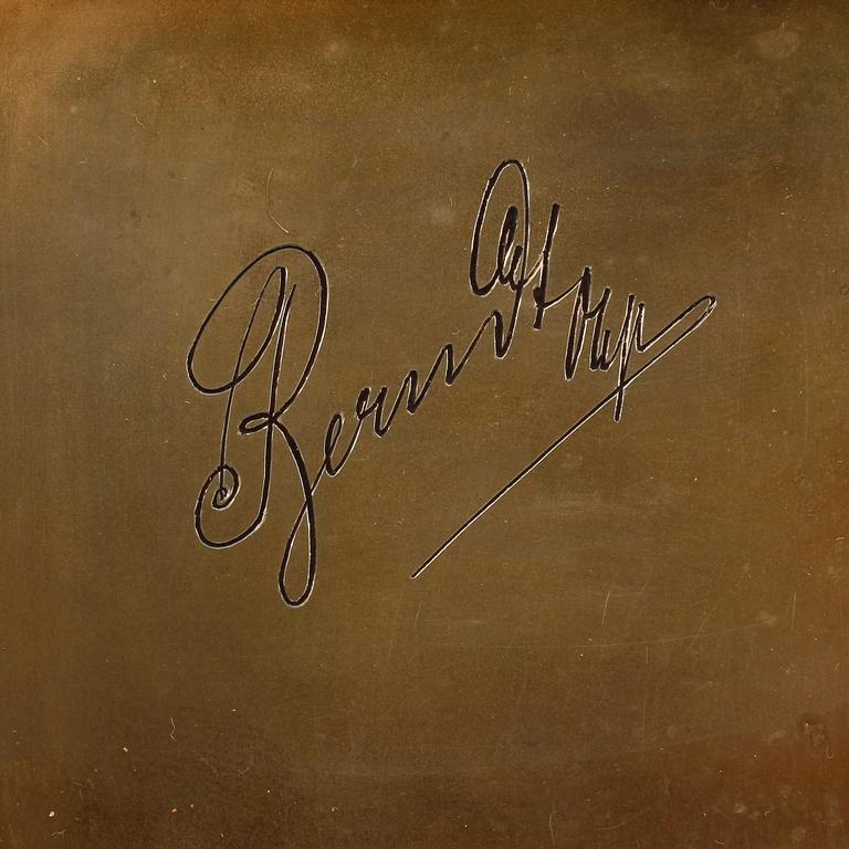 CIGARETTETUI, silver samt emalj, Tyskland, 1900-tal. Vikt ca 150 gram,