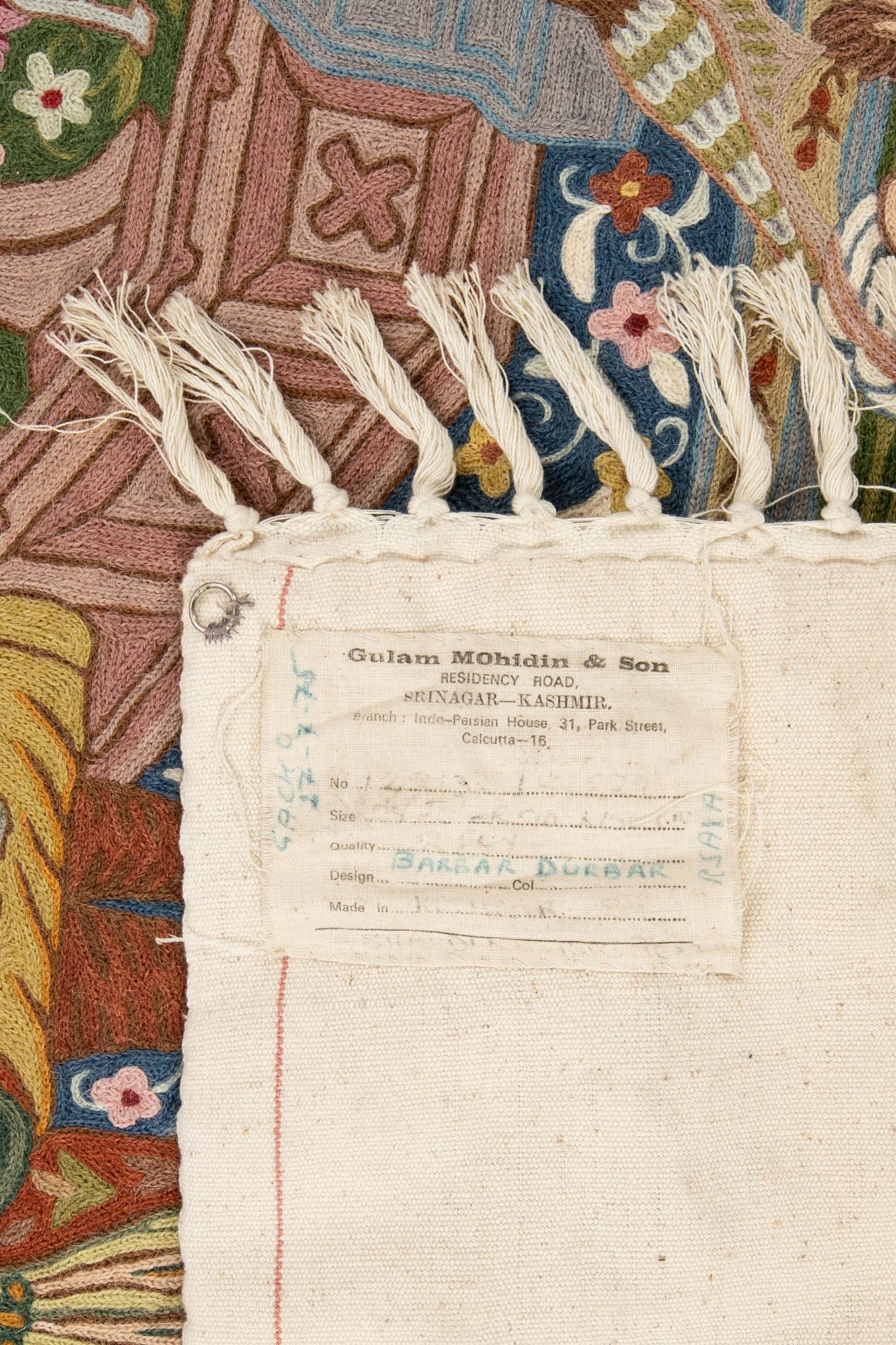 Vävnad Gulam Mohidin Indien 1900-tal broderad ca 193x146 cm.