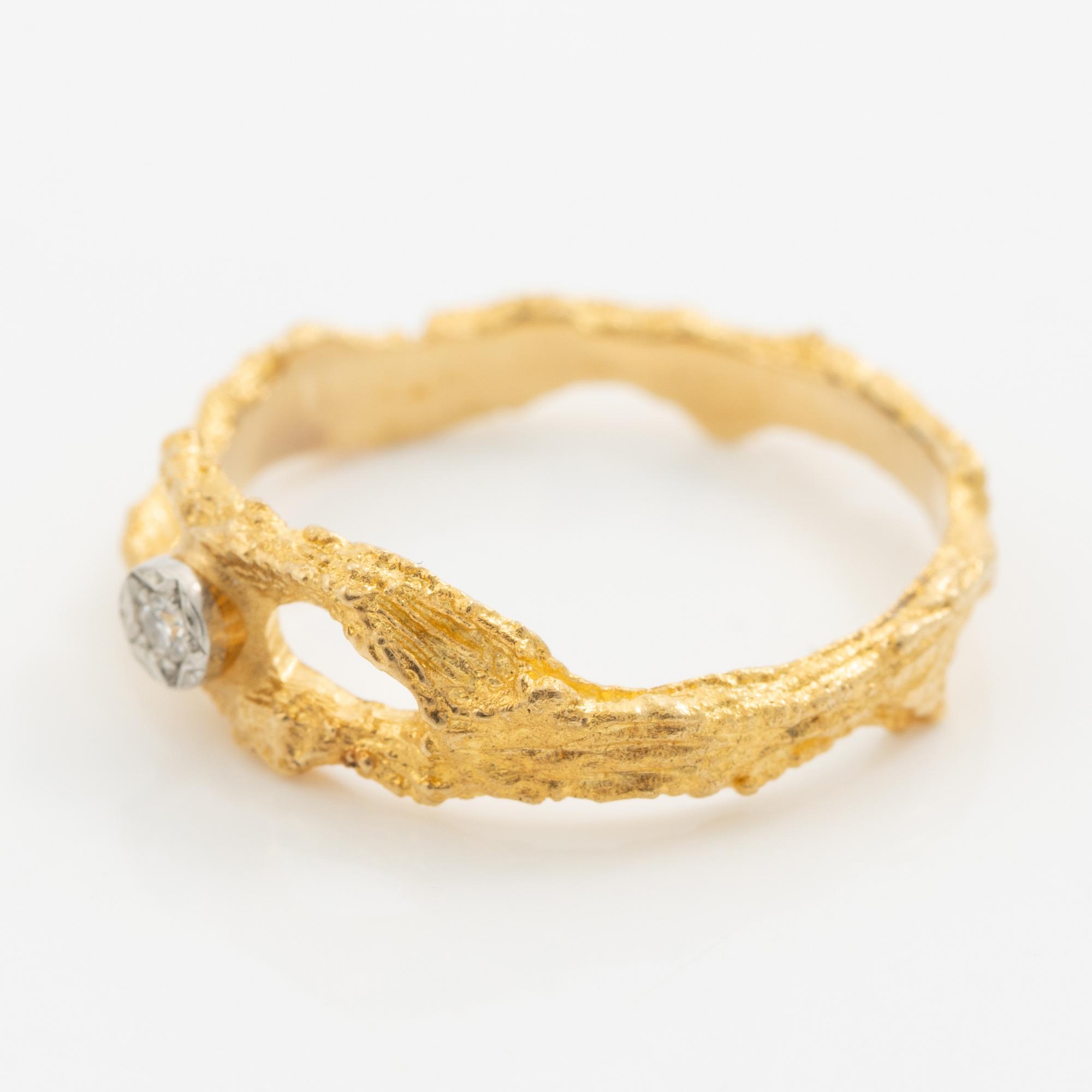 Björn Weckström, ring, 18K gold with an octagon-cut diamond, Finland 1978.