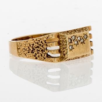 RING, 14K guld, briljantslipade diamanter. Vikt ca 5,0 g.