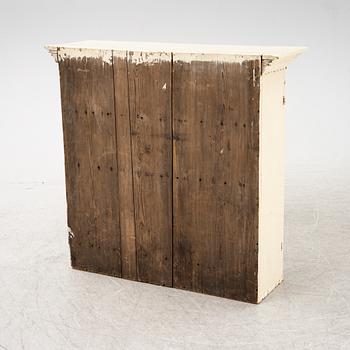 Överskåp, sengustavianskt, omkring 1800.