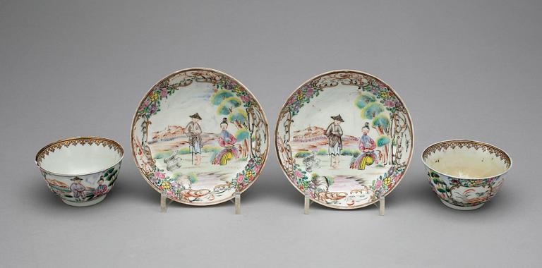 TEKOPPAR med FAT, ett par, porslin, Chien-Lung, Kina 1700-tal.
